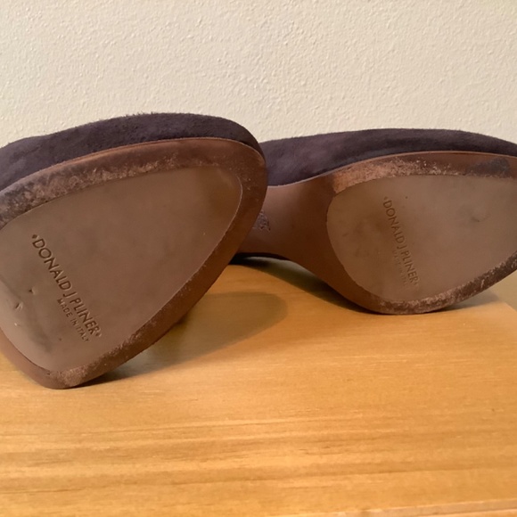 Donald J Pliner Women’s Heels Size 5 1/2M - Picture 4 of 5